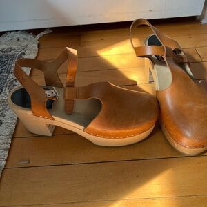 Swedish Hasbeen Sky High T Strap Clog 39